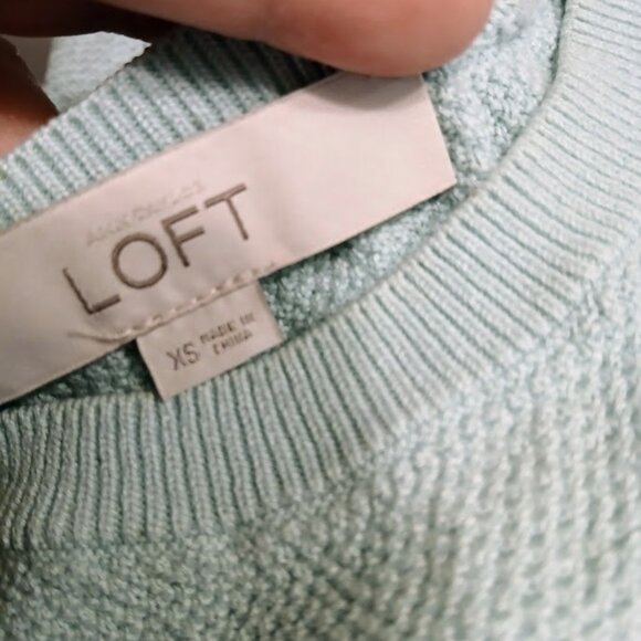 ANN TAYLOR LOFT Crochet Sweater Top XS Light Blue Eyelet shell sleeve Crew neck - Picture 7 of 7